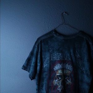 Metallica Tee.